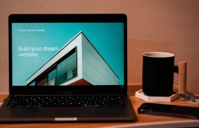 best portfolio website builders for freelancers — comparison guide for remote workers 2026